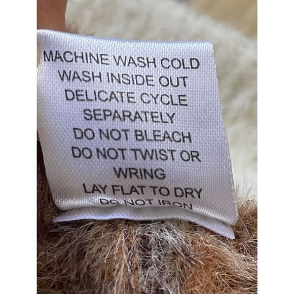 JANABELLE Women’s Colorful Fuzzy sweater-vest S Excellent Condition Very Cute! - Picture 6 of 7